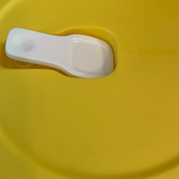 NWT Tupperware Exclusive Set of 6 CrystalWave PLUS Yellow Set ~ All 3 1/4 Cup - Picture 5 of 5